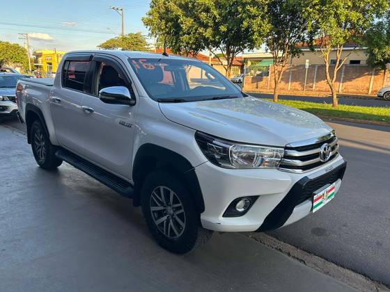 TOYOTA HILUX 2.8 SRV 4X4 CD 16V DIESEL 4P AUTOMÁTICO